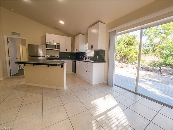 5th image of 17383 + 17395 Cleveland DR