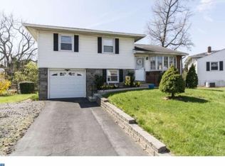 1206 Providence Rd, Secane, PA 19018