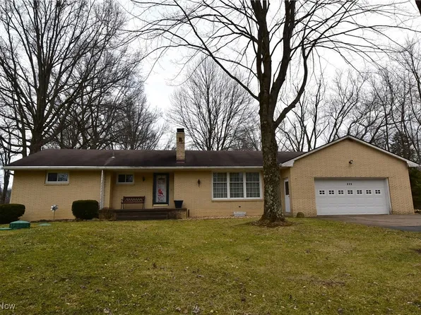 859 S Hubbard Rd, Lowellville, OH 44436