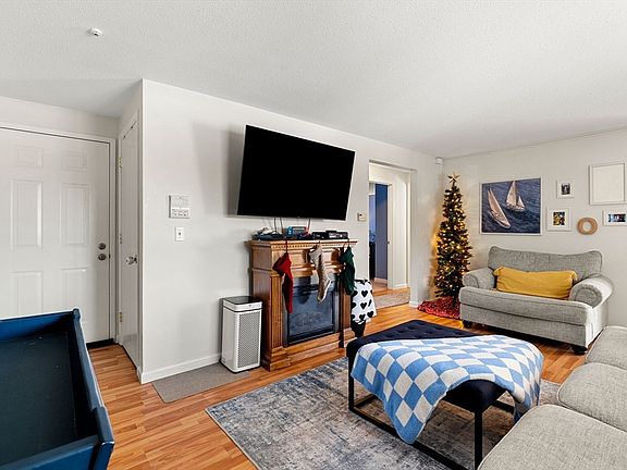 2nd image of 2300 Skyline Dr Unit 3