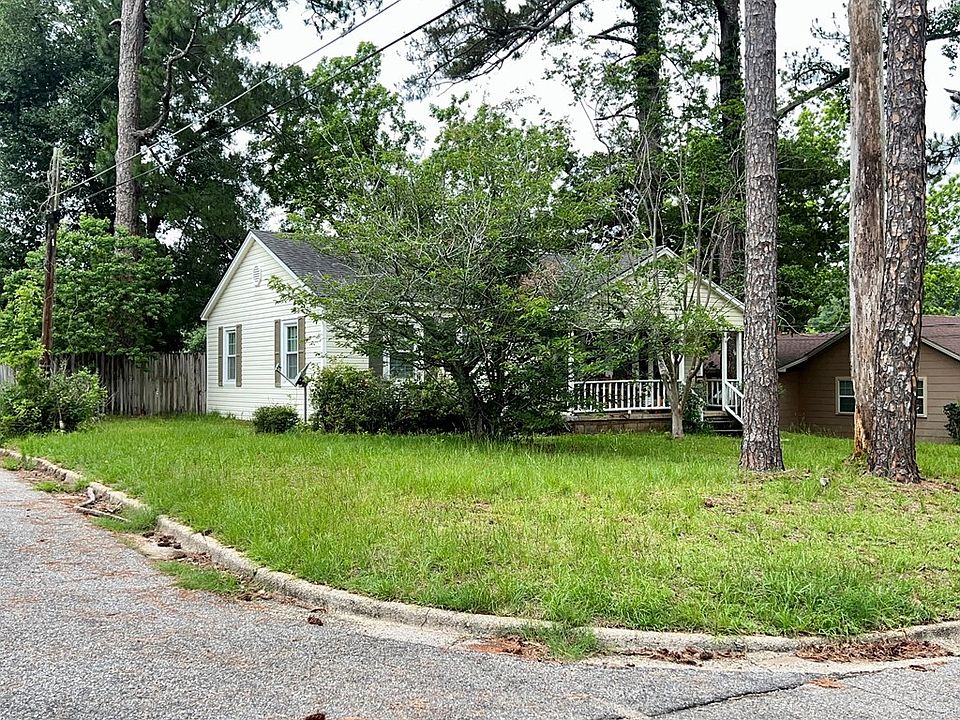 2nd image of 406 Glenn St