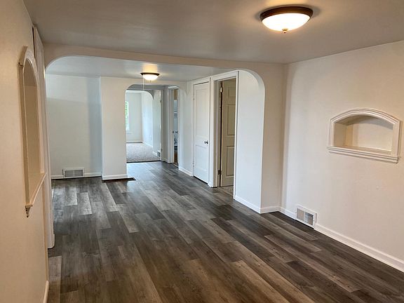 3rd image of 137 E Averill St