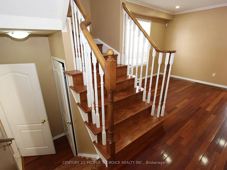 14 Thornbush Blvd — Photo 13