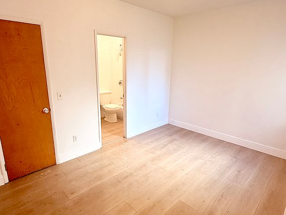 3rd image of 172 Athol Ave #8