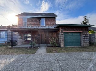 1848 Meade St, North Bend, OR 97459