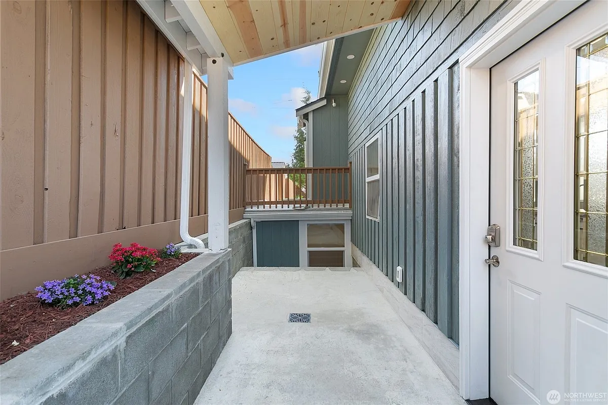 Building Photo - 3259 S 66th St #2