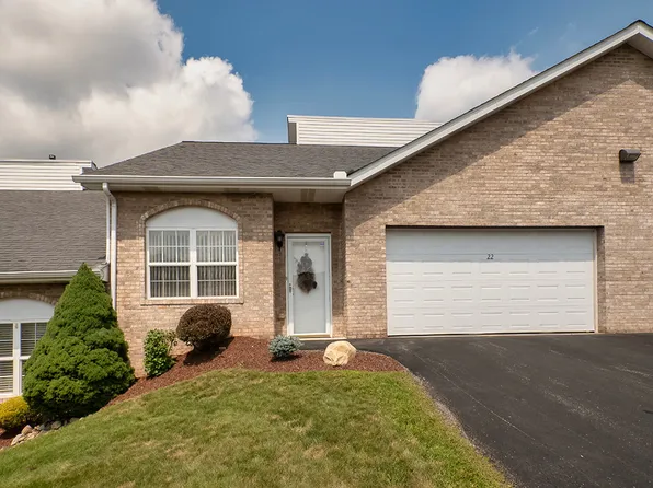 22 Elena Ave, Lower Burrell, PA 15068