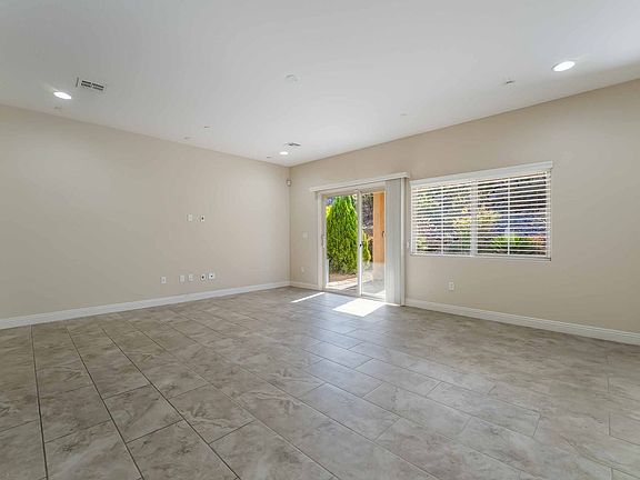 3rd image of 909 Twilight Peak Ave