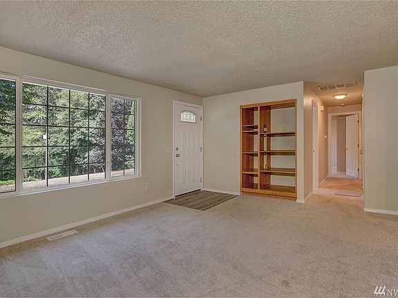 4th image of 287 NE Vena St