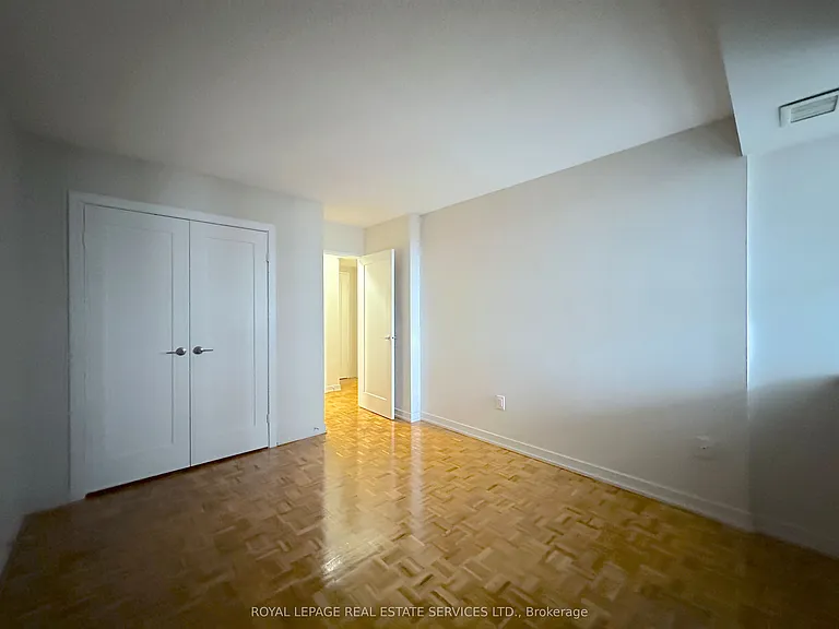190 Clark Blvd #807 — Photo 5