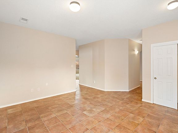 5th image of 1904 Black Gold St SE