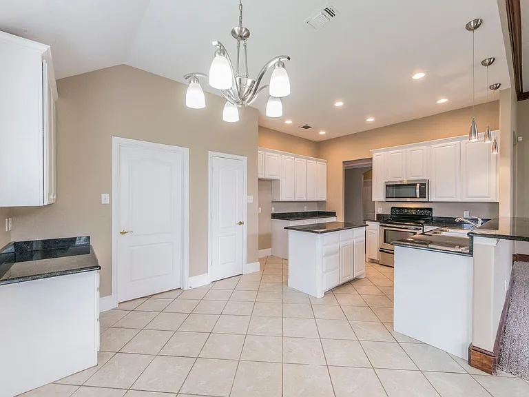 5212 Estrella Ln — Photo 6