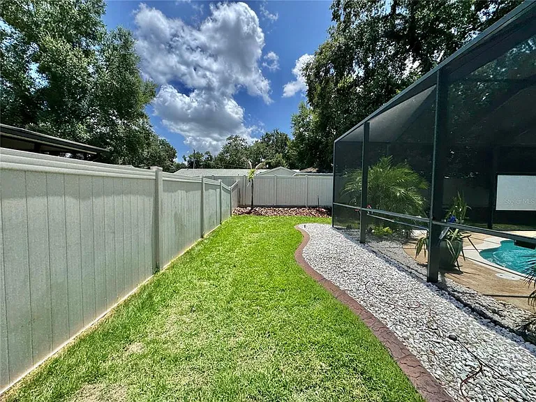 212 Montara Dr — Photo 8