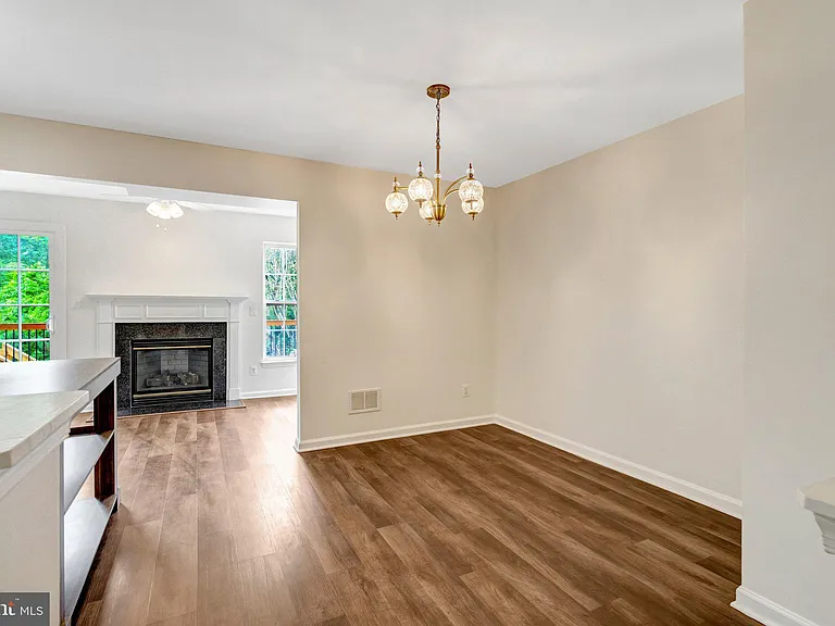 7057 Sauvage Ln — Photo 10