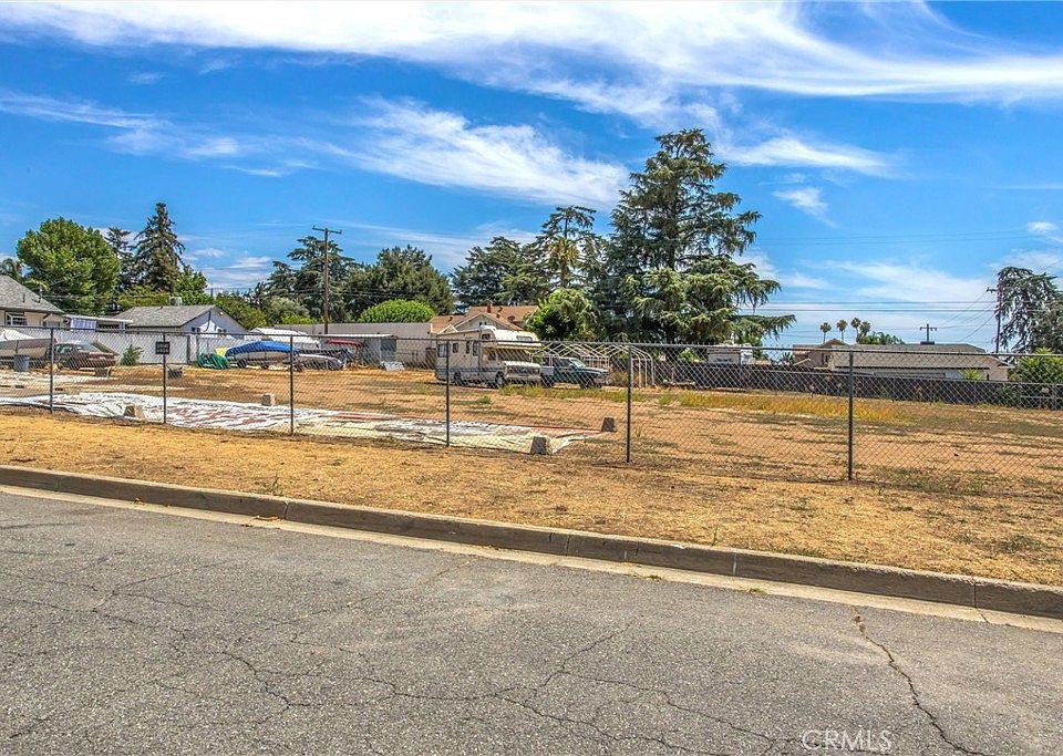 1st image of 0 Cedar Ave