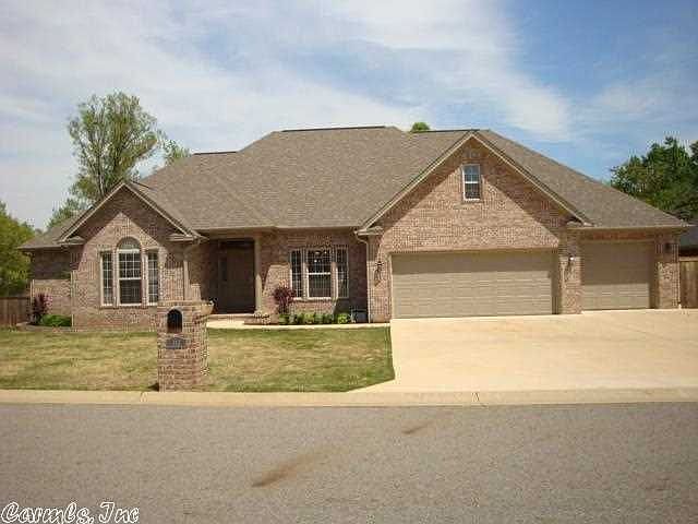 1st image of 114 Black Oak Pl