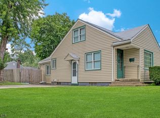 518 Hardwick St, Belvidere, NJ 07823