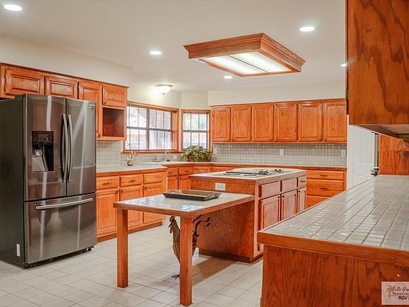 4th image of 17230 Oakmount Cir #19-20-21