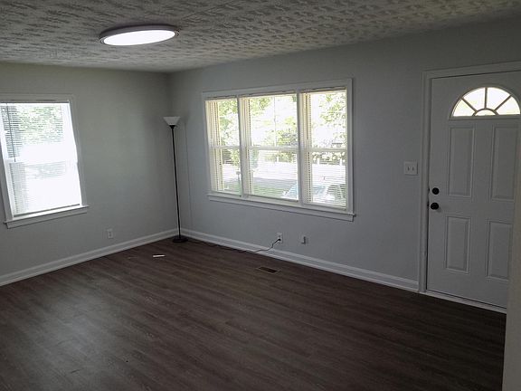 4th image of 2169 Doris Dr