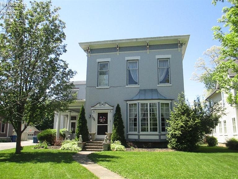 1st image of 104 Sycamore St