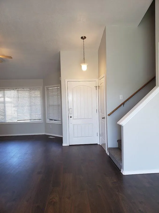 4 bed, 1802 sqft, $2,495 — Photo 2