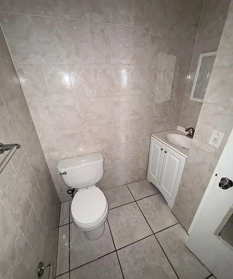 1734 Madison St #1734 — Photo 3