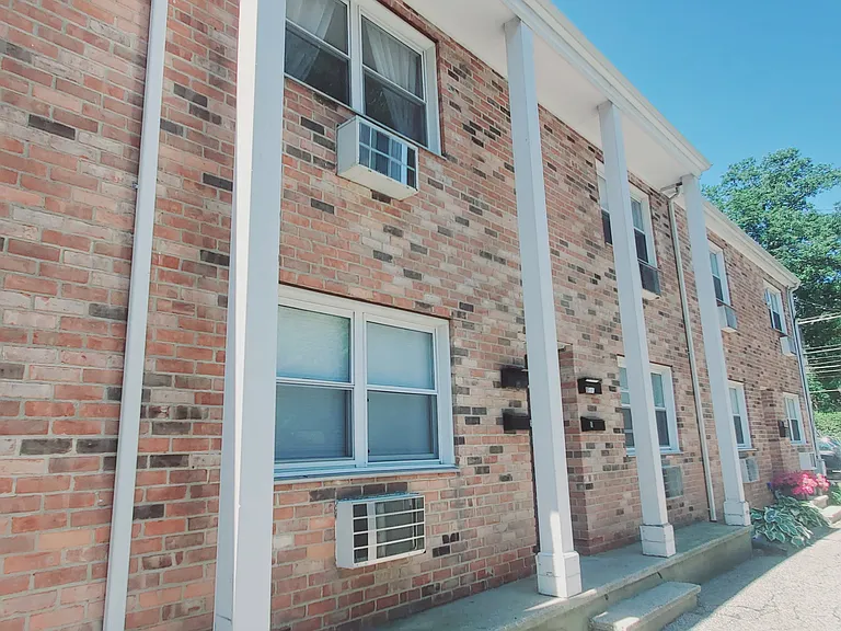 409 Glenbrook Rd #F — Photo 9