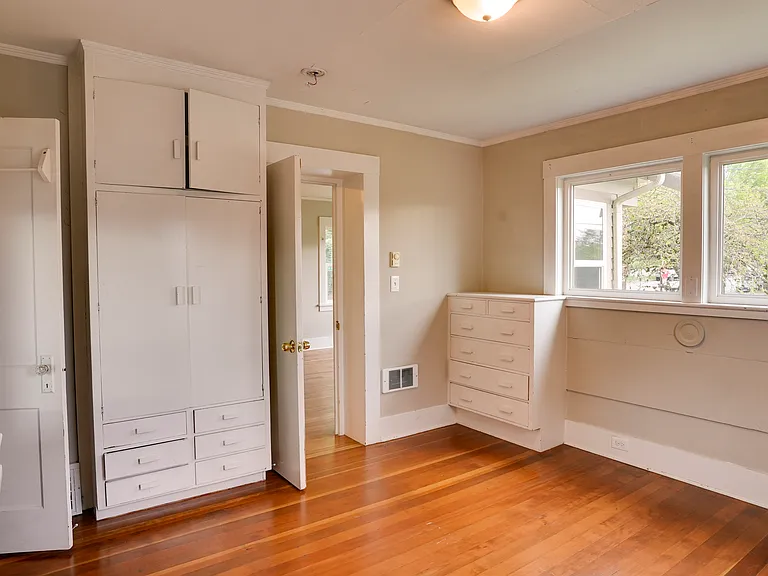 2718 E Fir St — Photo 11