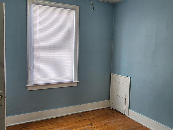 3rd image of 2300 Holmes St #2