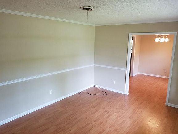2nd image of 3724 Columbia Dr