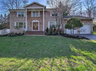 93 Ottawa Rd S, Marlboro, NJ 07746