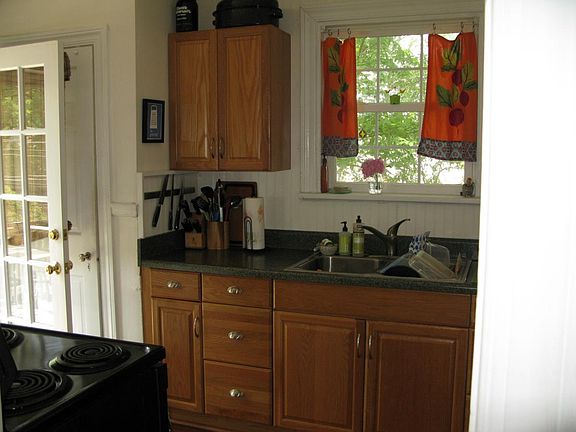 3rd image of 3419 Wythe Ave
