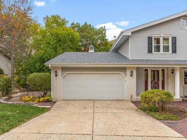 2815 Berkshire DRIVE, Waukesha, WI 53188