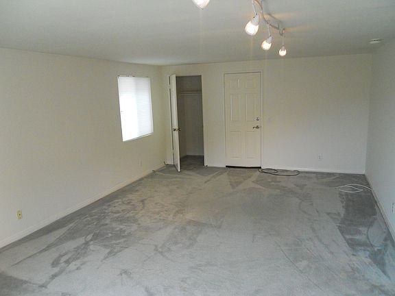 5th image of 144 Santa Monica Ave #1