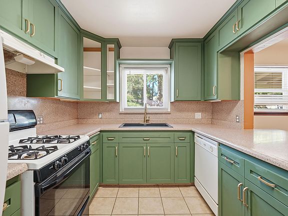 4th image of 1523 Olive Ave