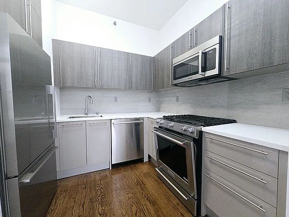 5th image of 68 Livingston St APT 2A