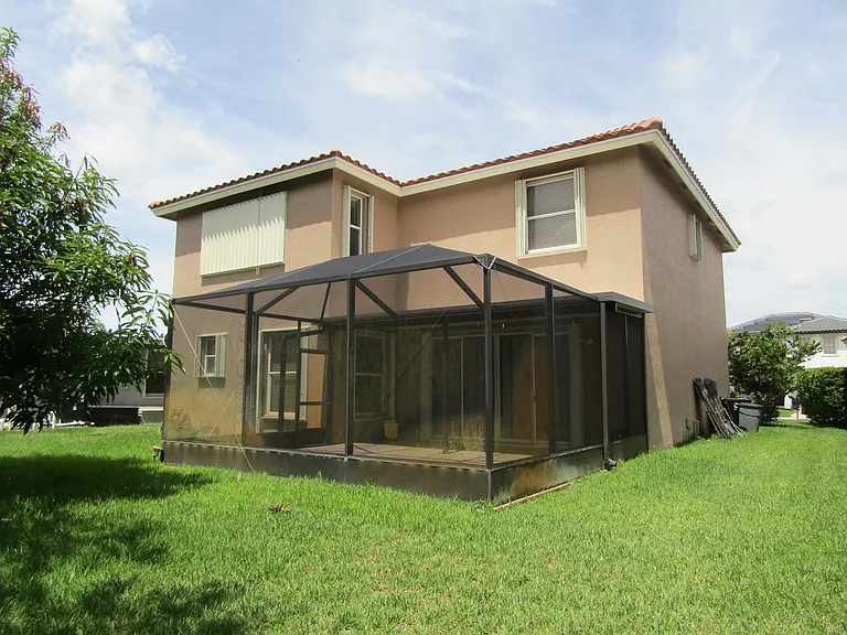 1756 SW Jamesport Dr — Photo 3