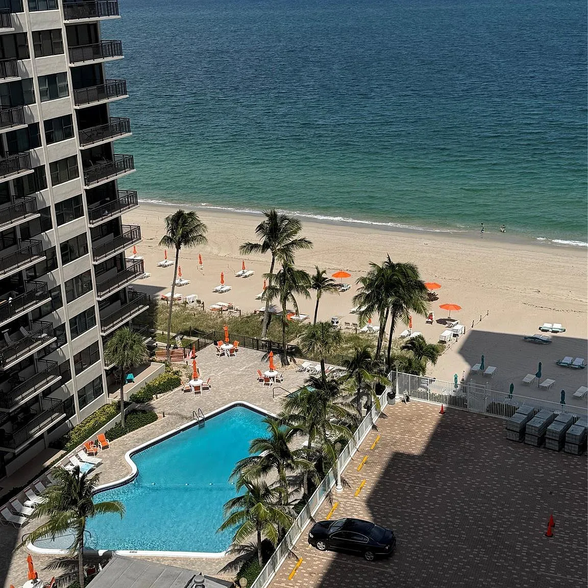 Regency Tower south — Photo 1
