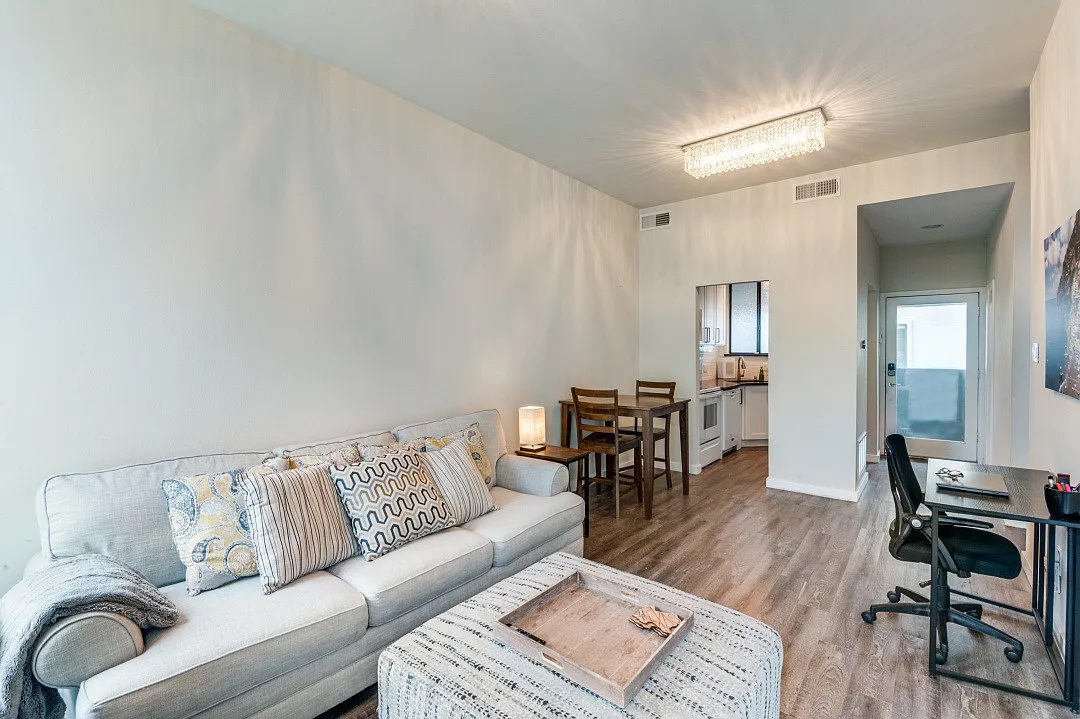 Building Photo - 3907 Throckmorton St #4