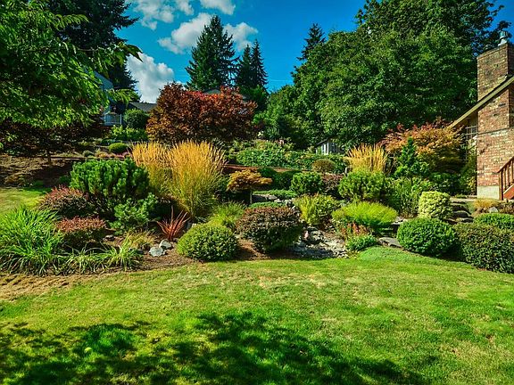  Professionally landscaped 