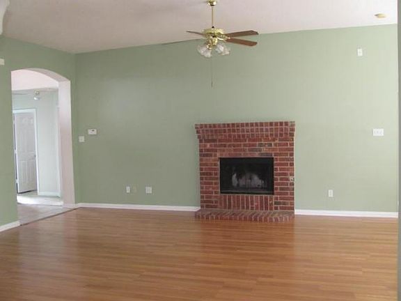 2nd image of 1509 Nicole Ln