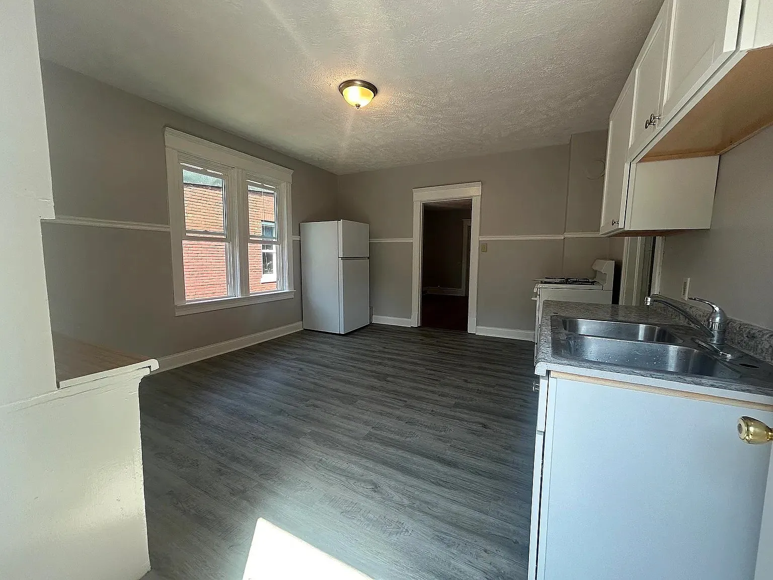 3 bed, $1,550 — Photo 2