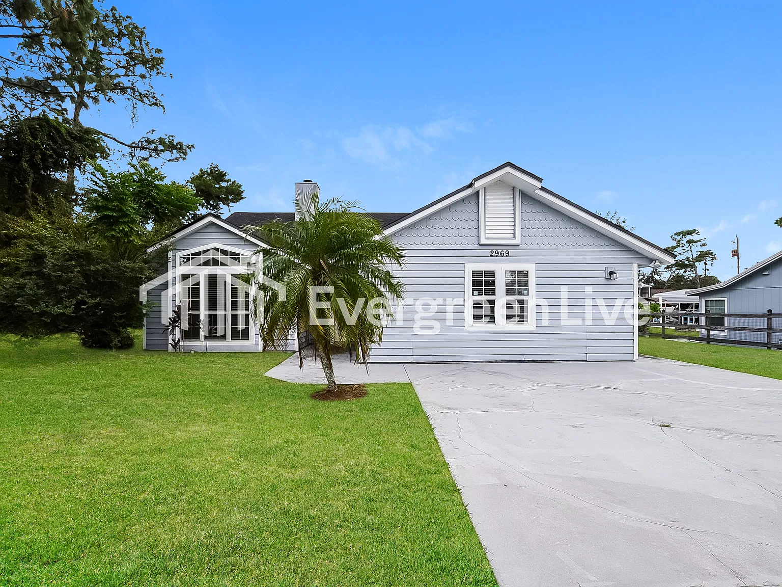 3 bed, 2.0 bath, 1923 sqft, $1,895 — Photo 1