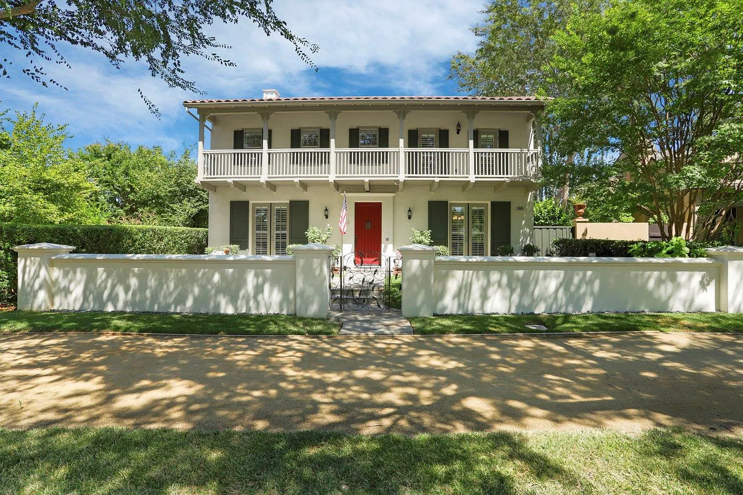 1000 Belmont Ln photo 1