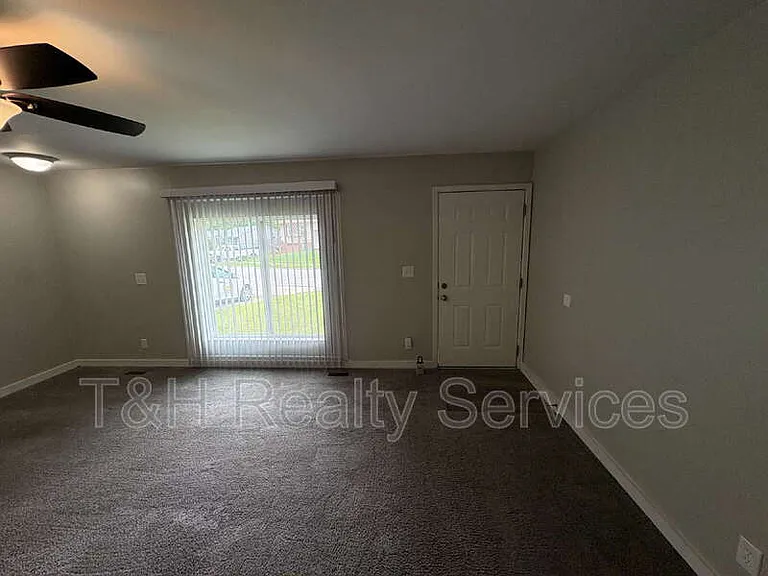 3611 Chateau Ln — Photo 4