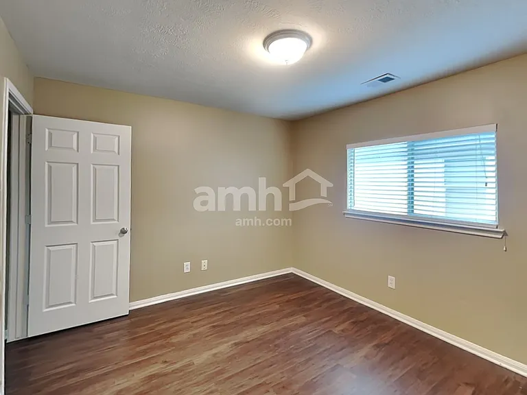 1927 Makenna Ln — Photo 16