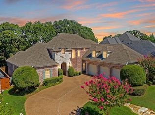 1009 Crestview Dr, Bedford, TX 76021