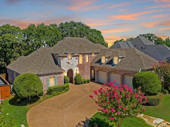1009 Crestview Dr, Bedford, TX 76021
