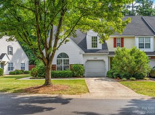10225 University Park Ln, Charlotte, NC 28213