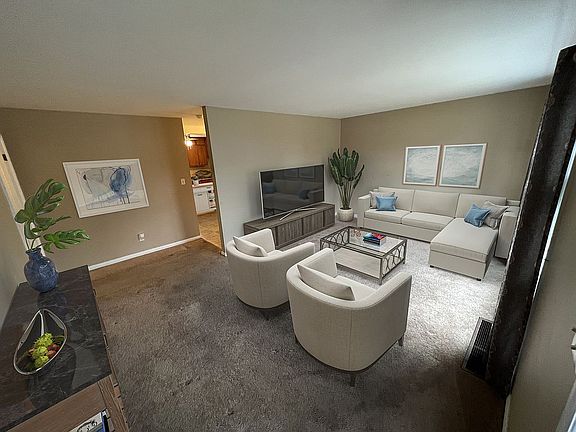 3rd image of 1704 Mohawk Dr